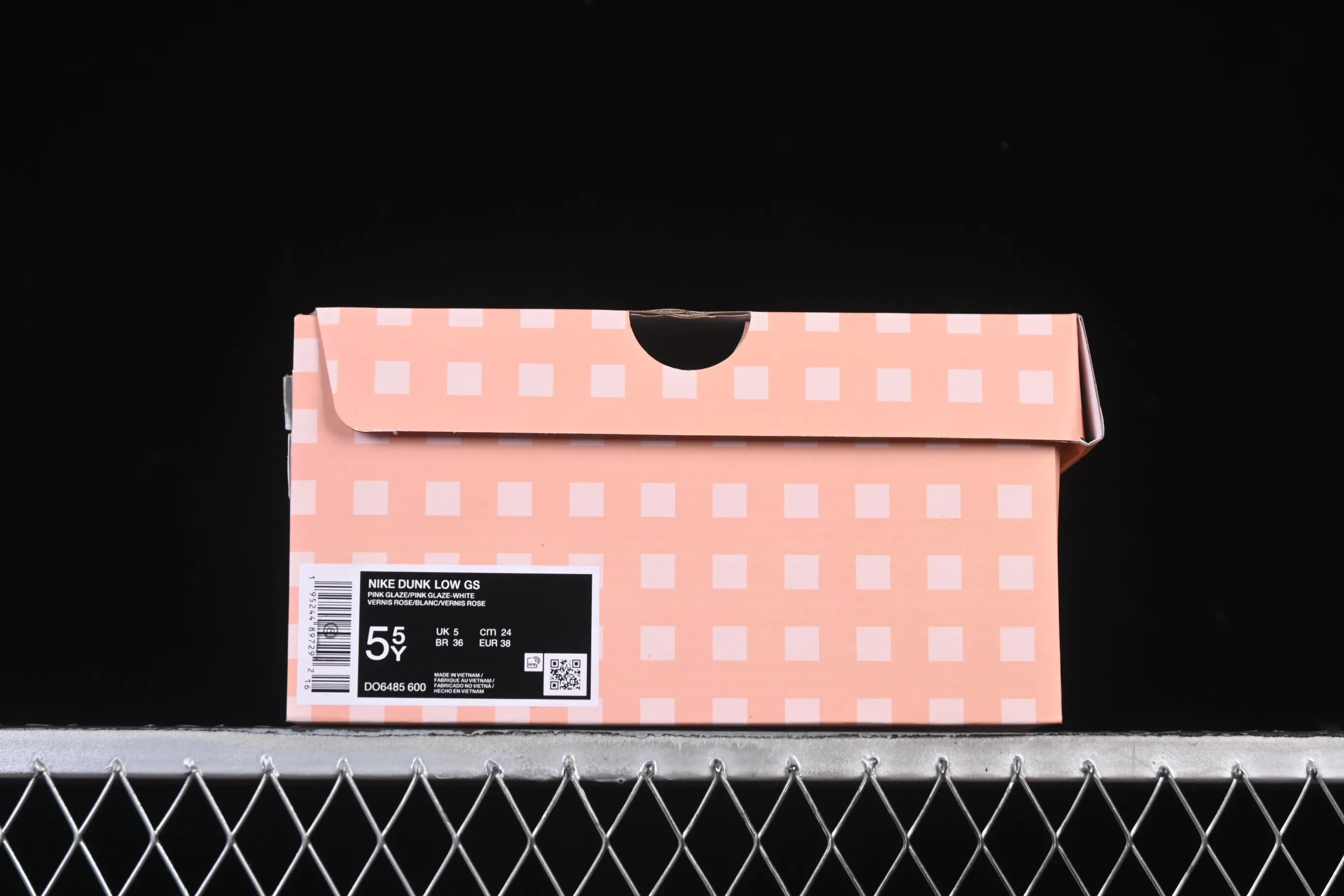 All categories Nk SB Dunk Series Nk SB Dunk Low High-end customized low-top sneakers Nike SB Dunk Low Valentine's Day pink straps low-top casual sneakers DO6485-600